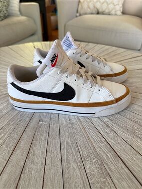 Nike Court Legacy Low Top Sneakers
